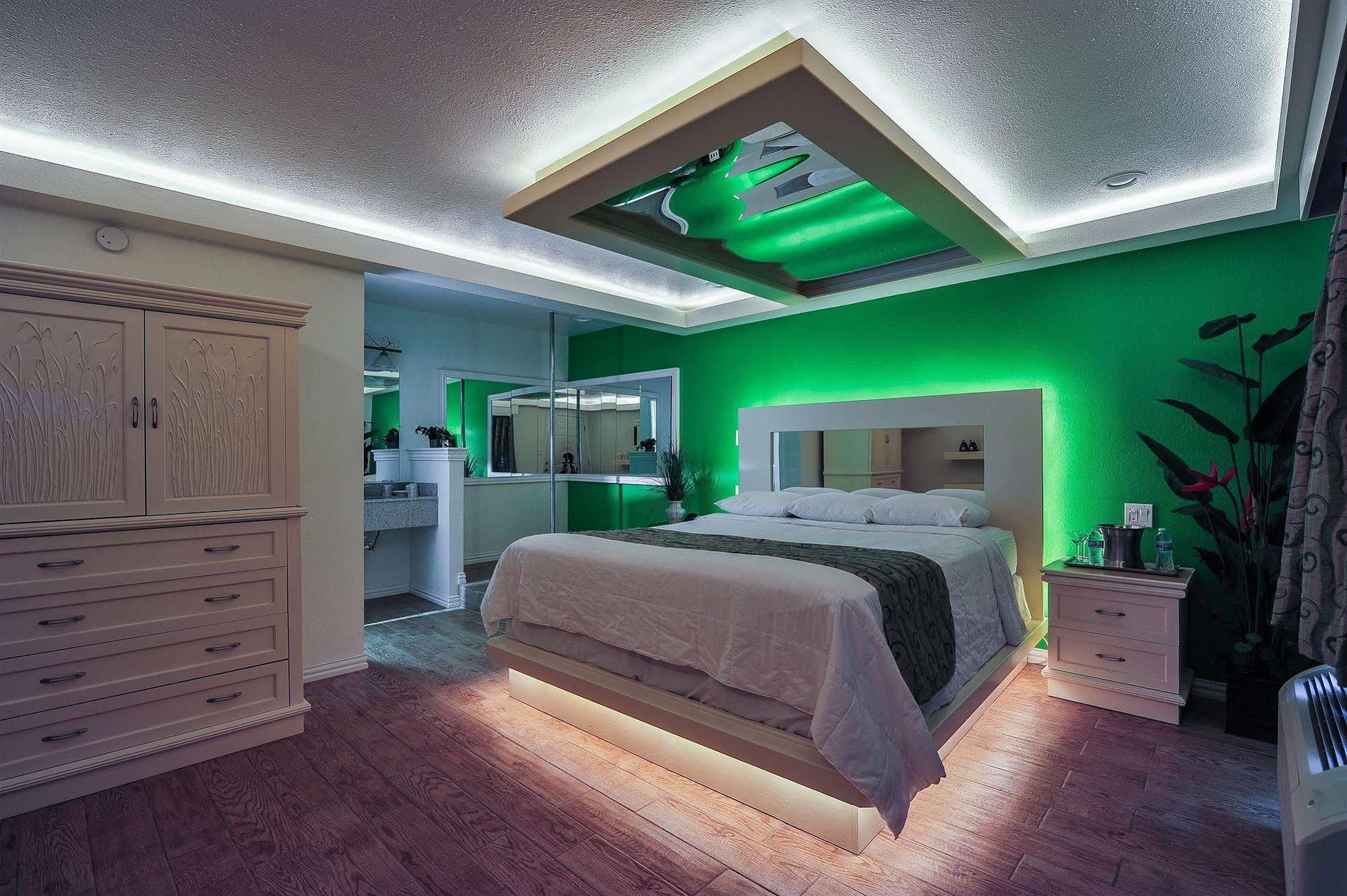 Romantic Inn & Suites Даллас Екстер'єр фото